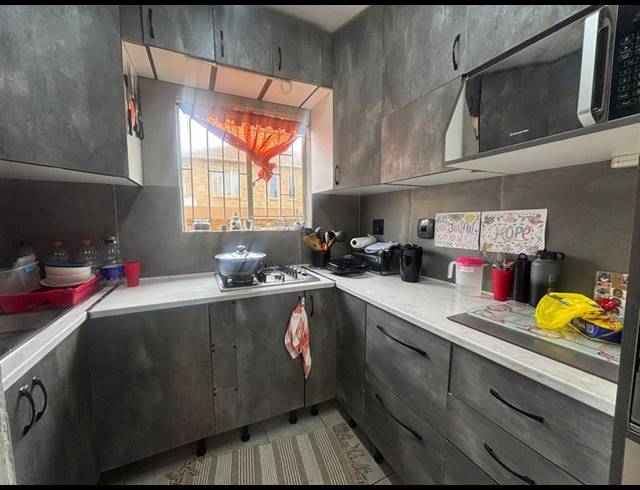 2 BEDROOM TOWNHOUSE FOR SALE IN STRUBENSVALLEI
